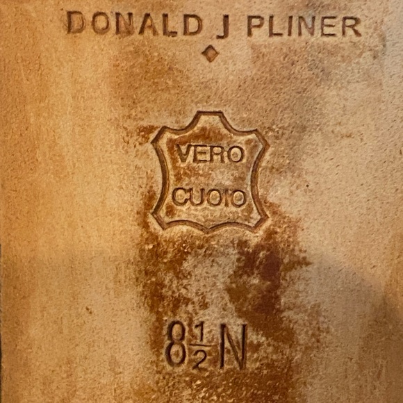 Donald J. Pliner Verona Leather Woven T-Strap Pumps Sandals Size 8.5 Narrow EUC - Picture 11 of 12